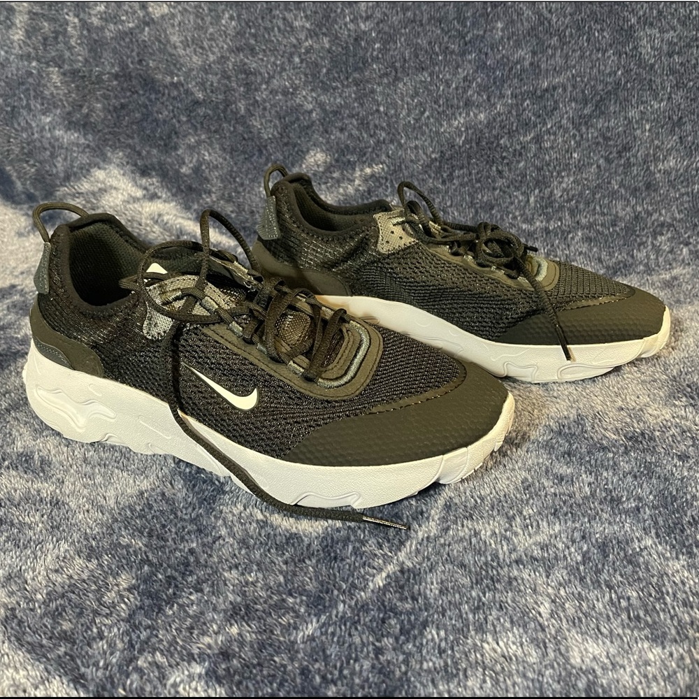 Nike Sneakers Youth Size 7